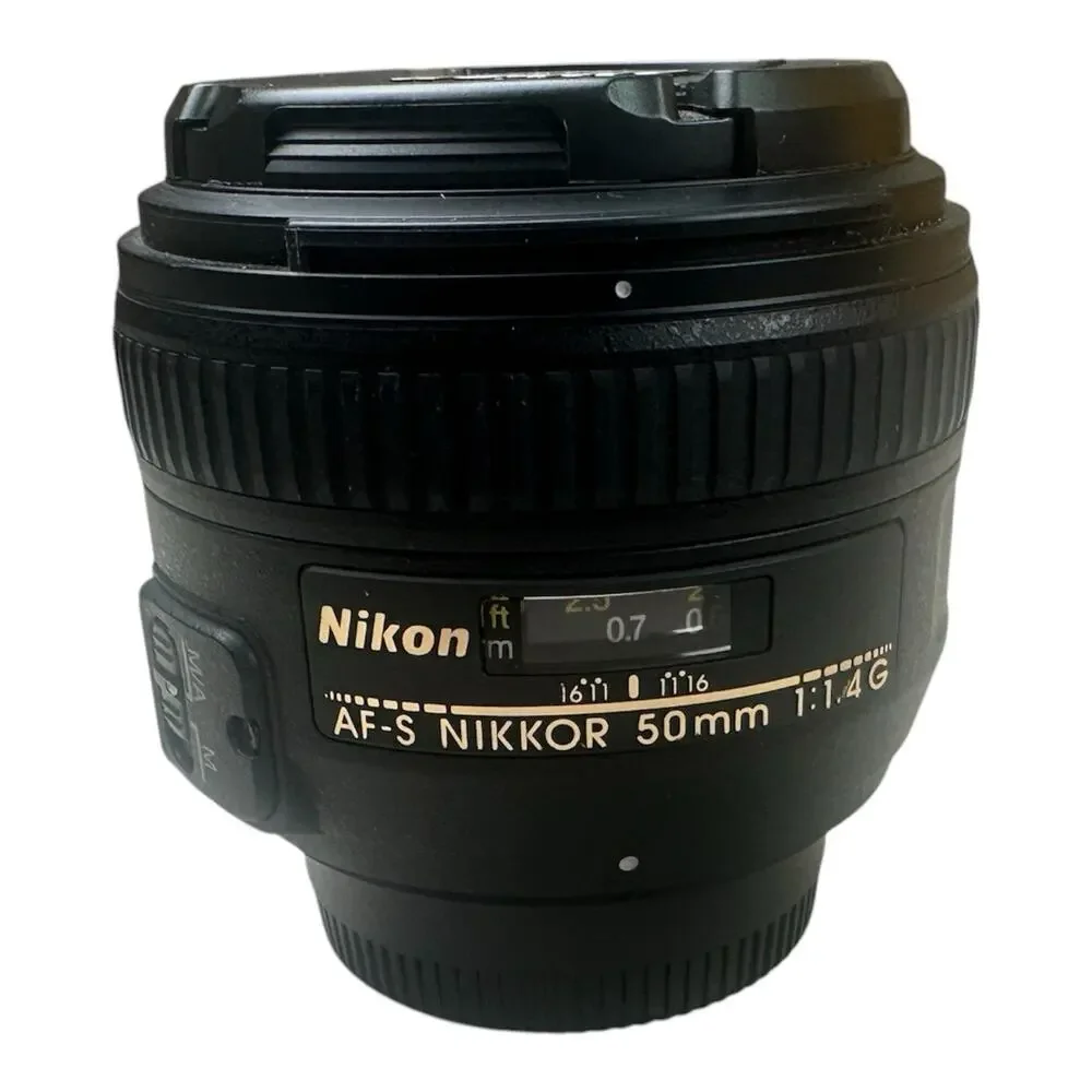 Nikon AF-S Nikkor 50mm 1.4 G Lens with Caps And Nikon Hood